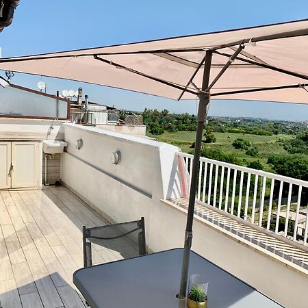 Vivi In Un Attico Tipico Romano Con Vista Su Roma Exteriér fotografie