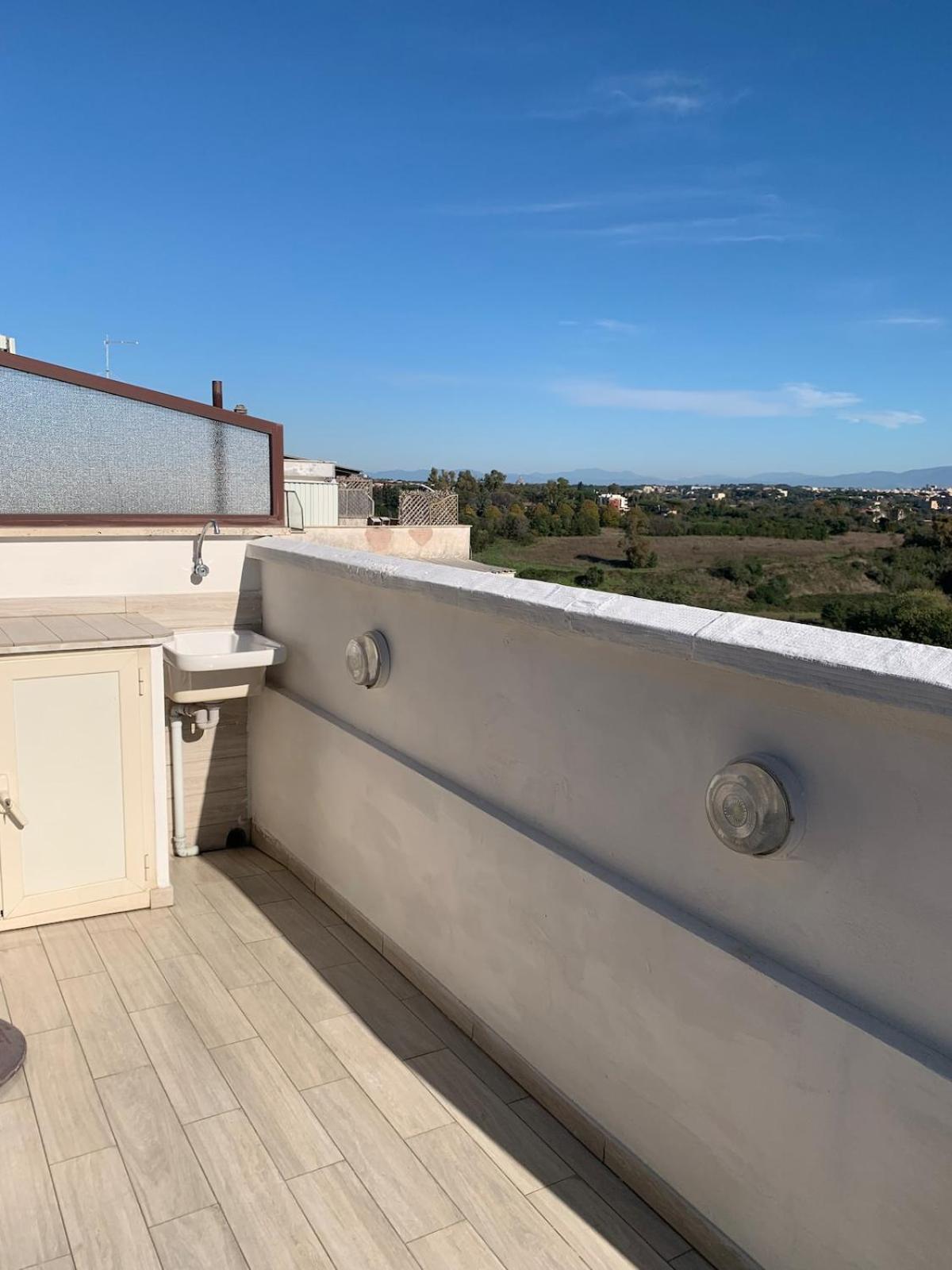 Vivi In Un Attico Tipico Romano Con Vista Su Roma Exteriér fotografie